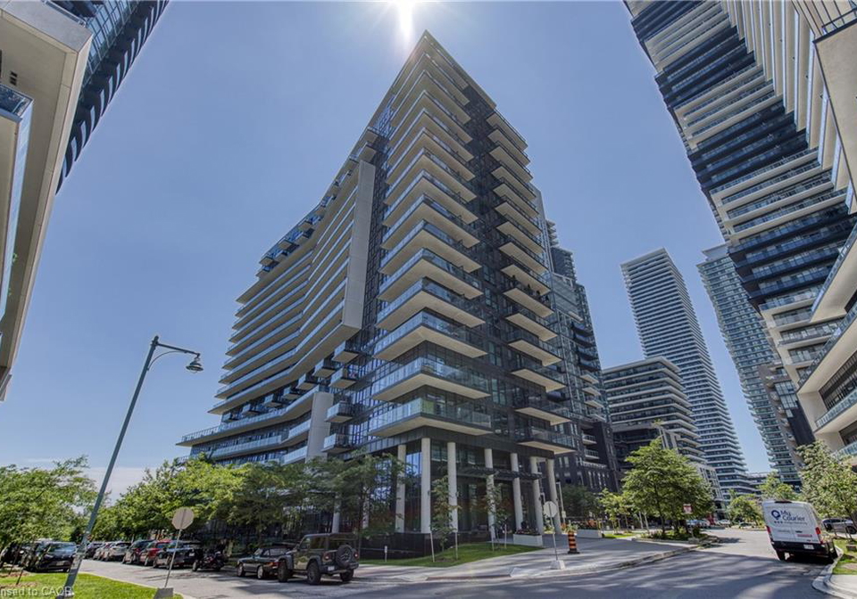 39-annie-craig-drive-toronto-ontario-40858896