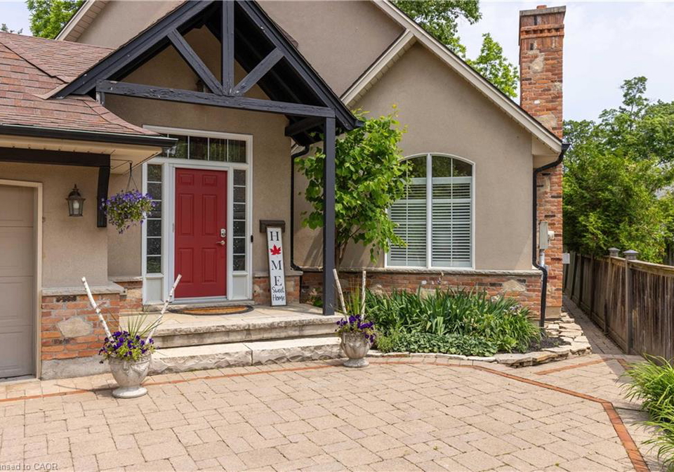 17-vincent-avenue-niagara-on-the-lake-ontario-40858930
