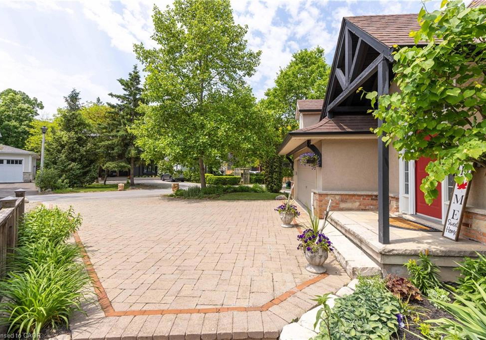 17-vincent-avenue-niagara-on-the-lake-ontario-40858930
