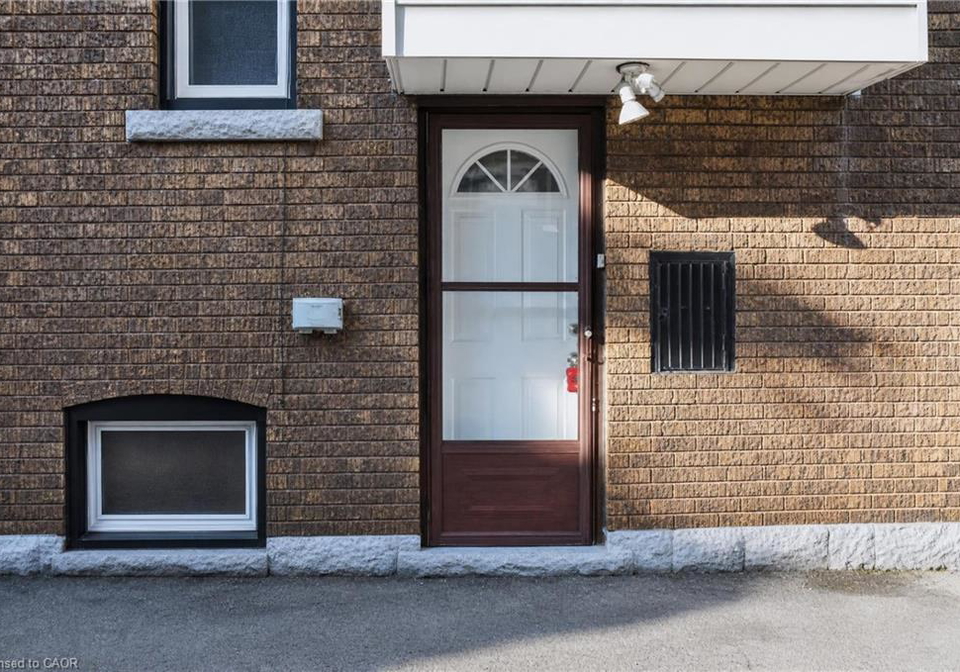 96-balsam-avenue-s-hamilton-ontario-40859041