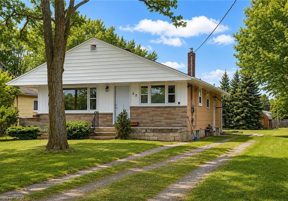 22-kelson-avenue-s-grimsby-ontario-40859088