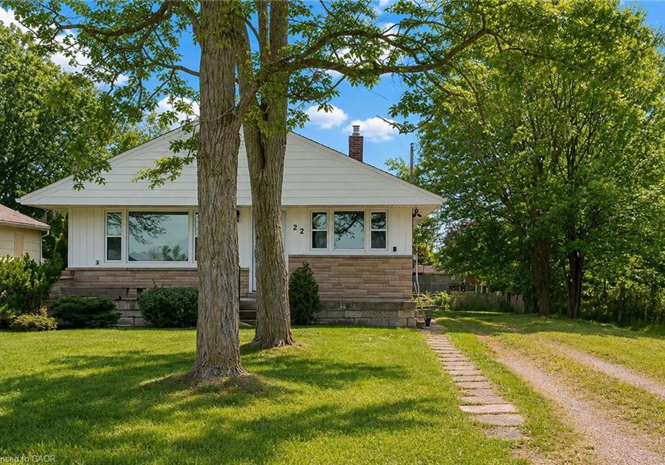 22-kelson-avenue-s-grimsby-ontario-40859088