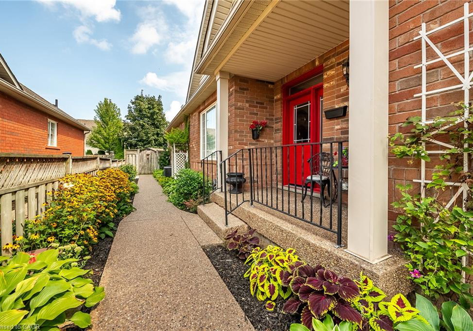 159-thoroughbred-boulevard-ancaster-ontario-40859105