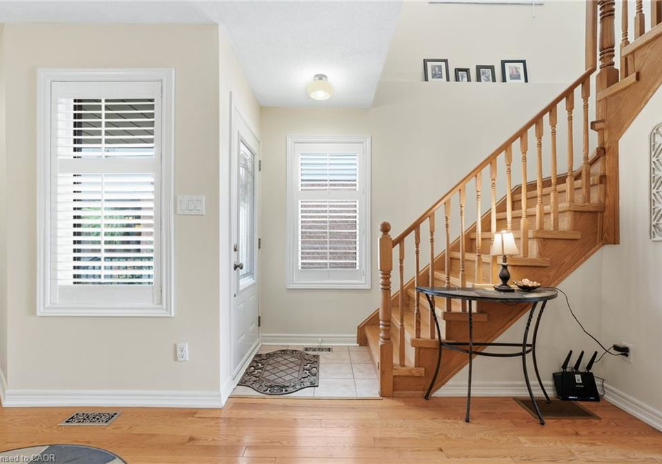 8-slater-court-waterdown-ontario-40859110