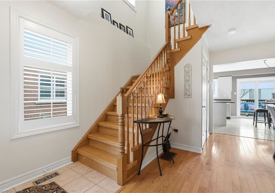 8-slater-court-waterdown-ontario-40859110