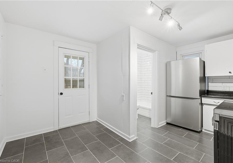 27-albert-street-welland-ontario-40859127