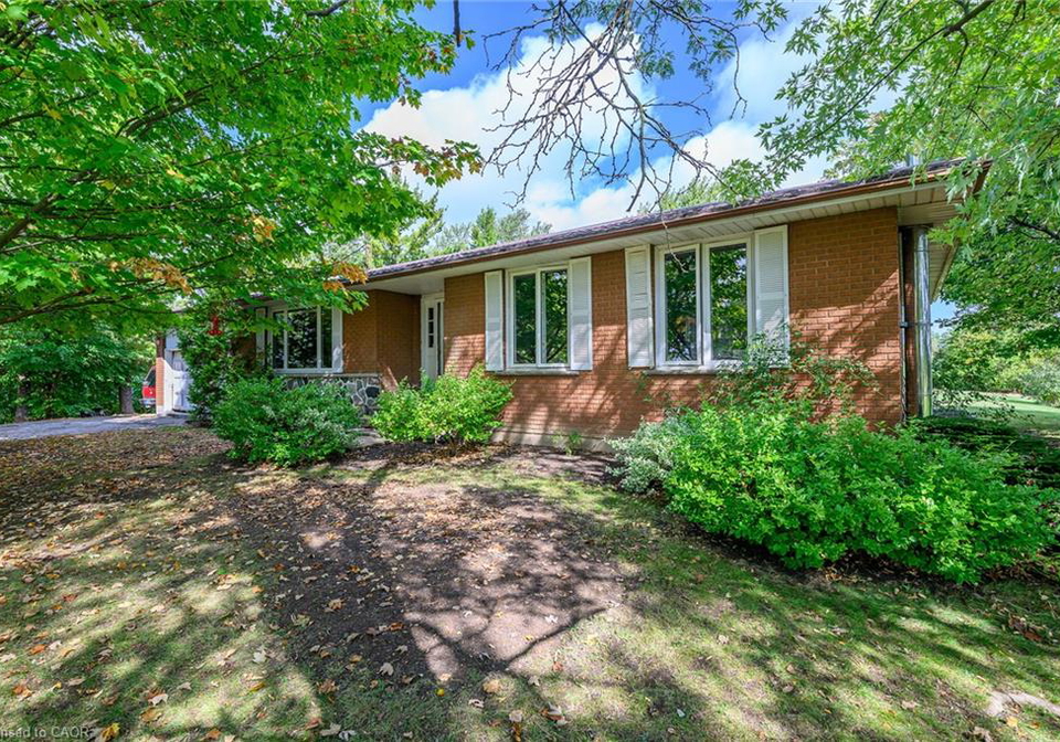 757-4th-line-caledonia-ontario-40859156