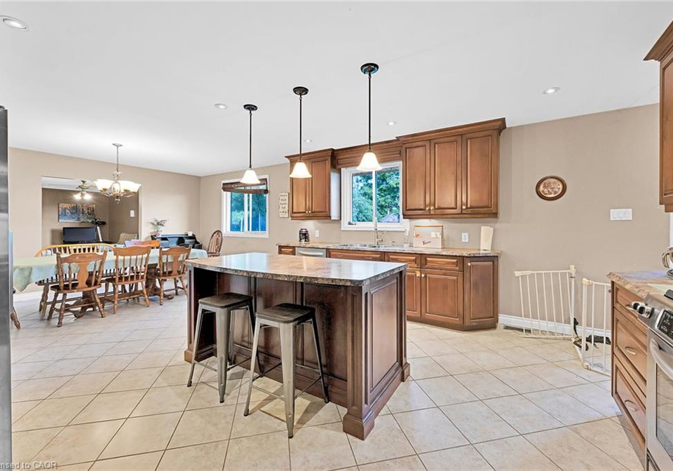 757-4th-line-caledonia-ontario-40859156