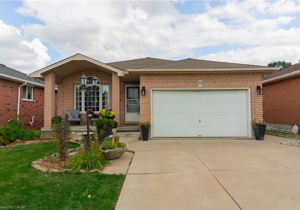 54-republic-avenue-hamilton-ontario-40859175