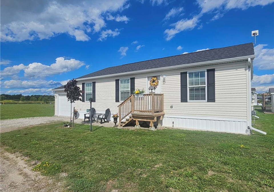 10-marsh-cove-nanticoke-ontario-40859181