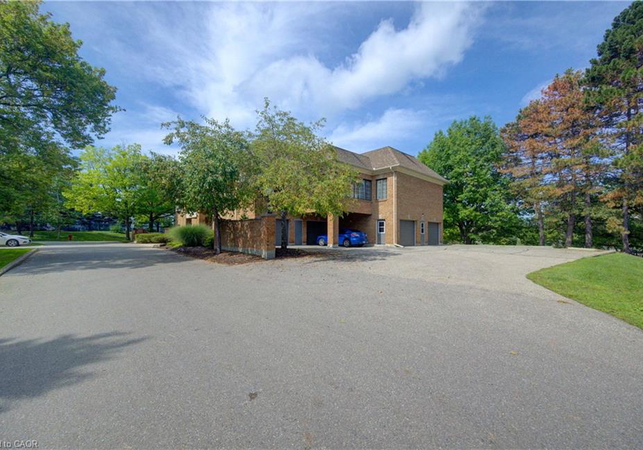 45-blue-springs-drive-waterloo-ontario-40859187