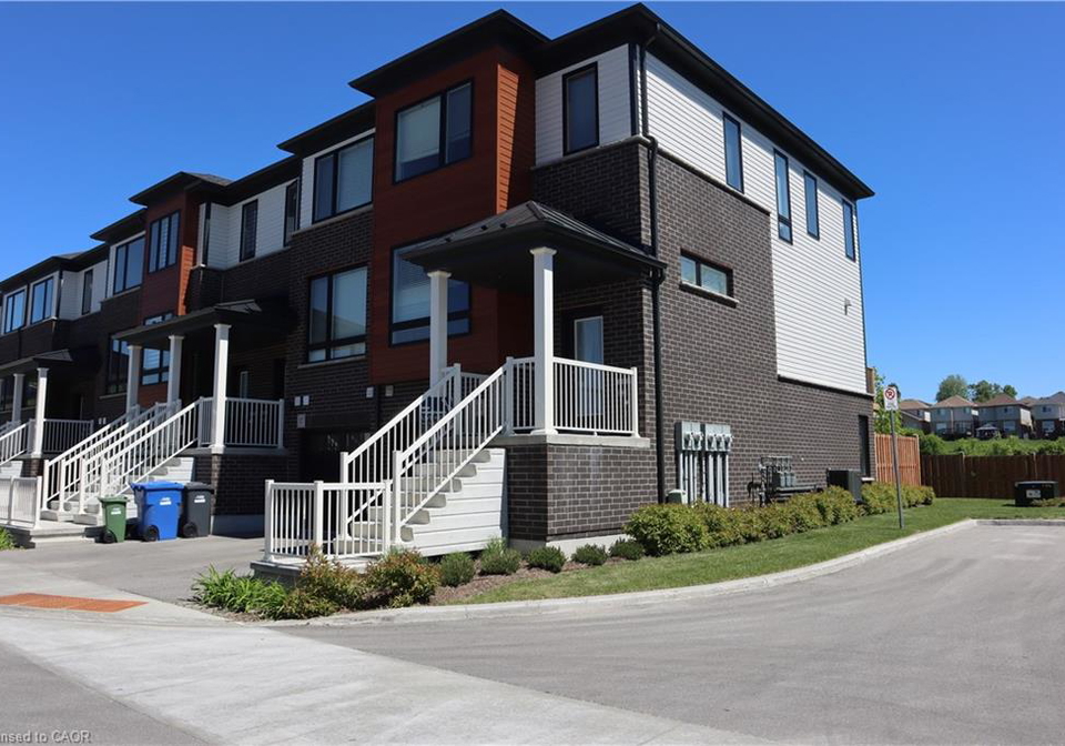 15-sora-lane-guelph-ontario-40859195