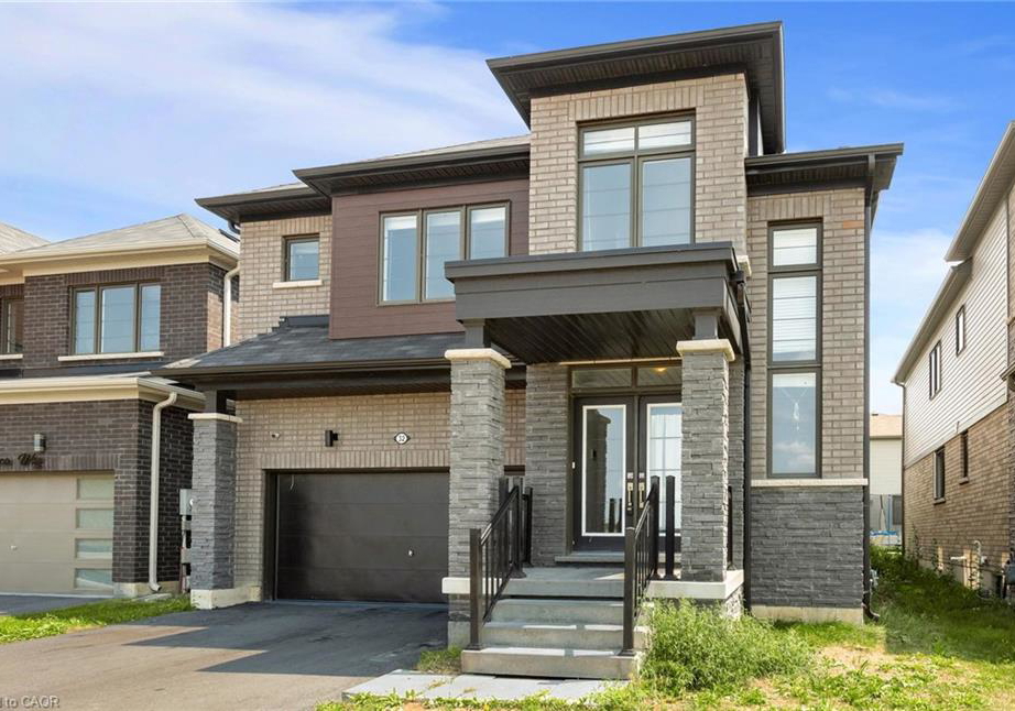 32-rebecca-way-caledonia-ontario-40859227