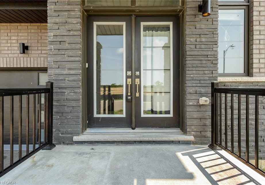 32-rebecca-way-caledonia-ontario-40859227