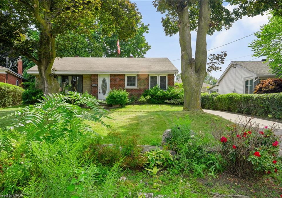 1046-shepherds-drive-burlington-ontario-40859257