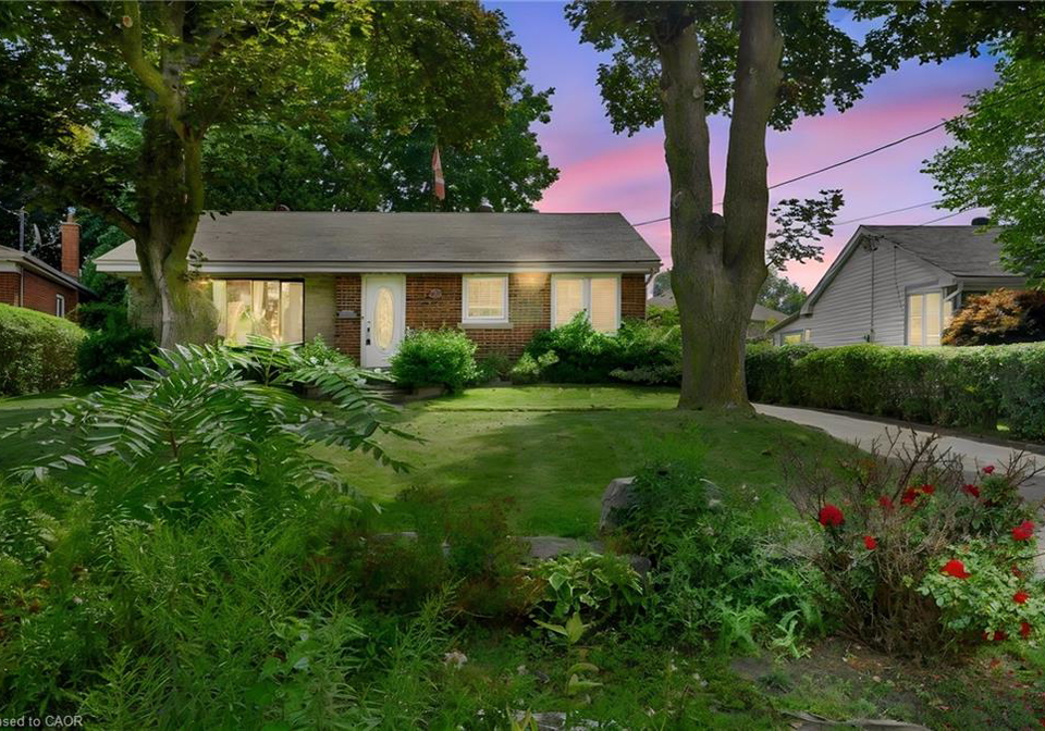 1046-shepherds-drive-burlington-ontario-40859257