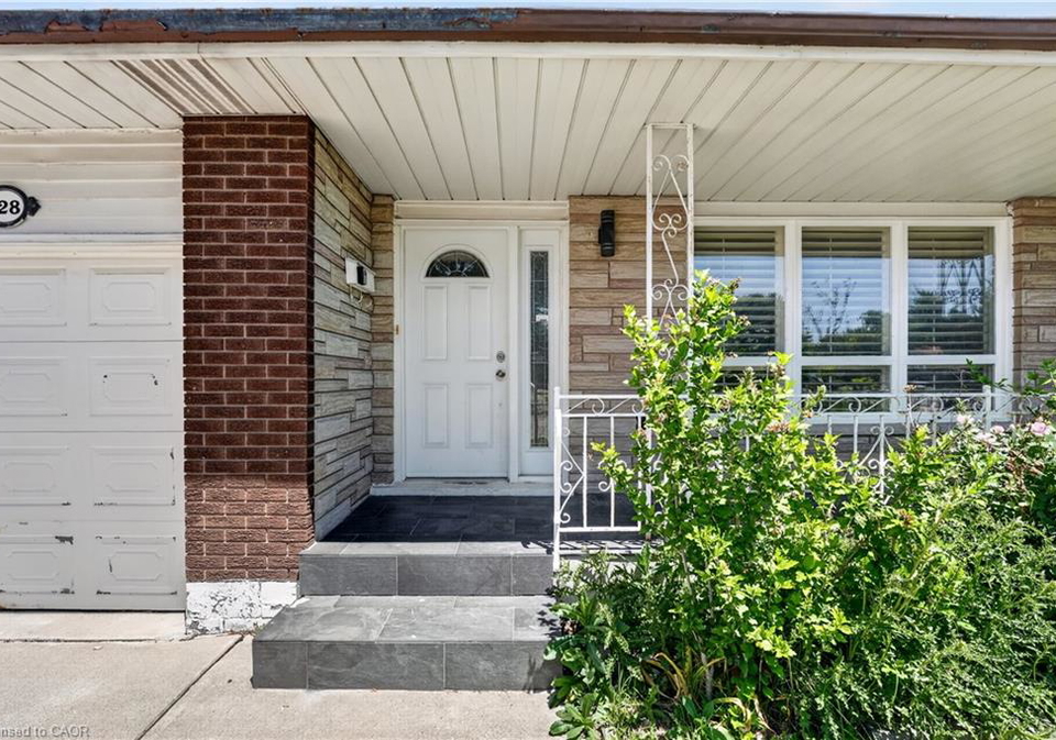 128-hadeland-avenue-hamilton-ontario-40859261