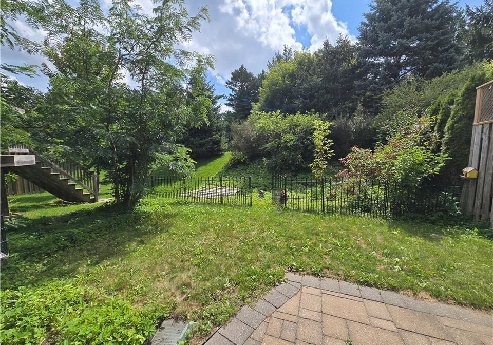 555-grasslands-court-waterloo-ontario-40859267