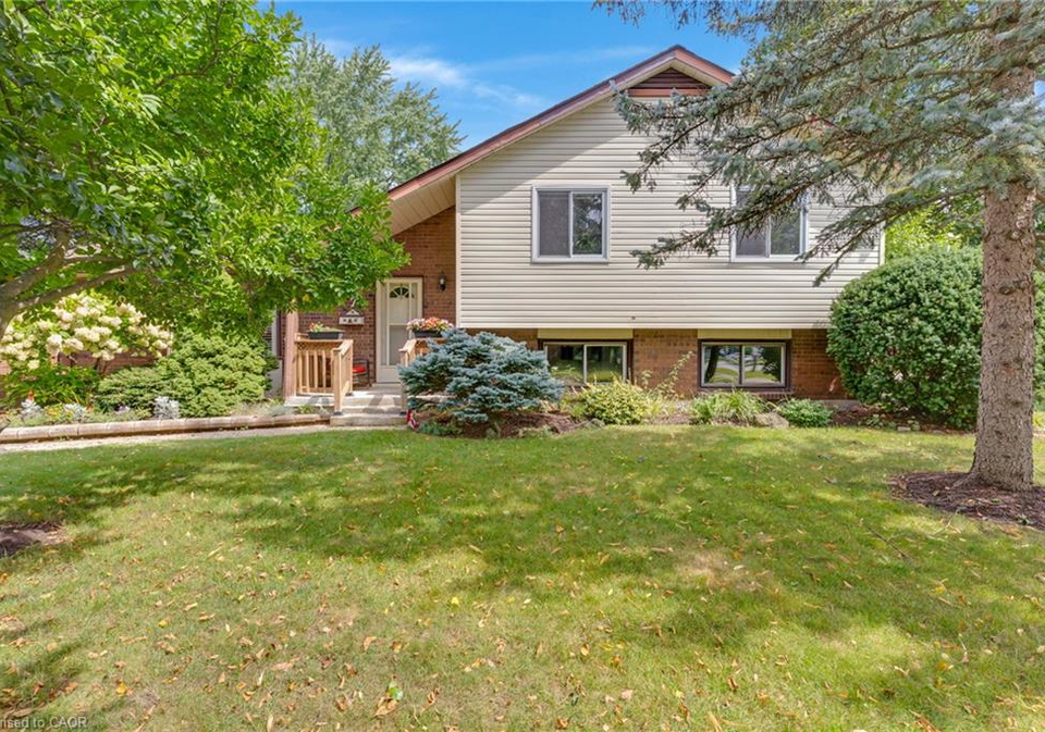 7-underhill-crescent-kitchener-ontario-40859292