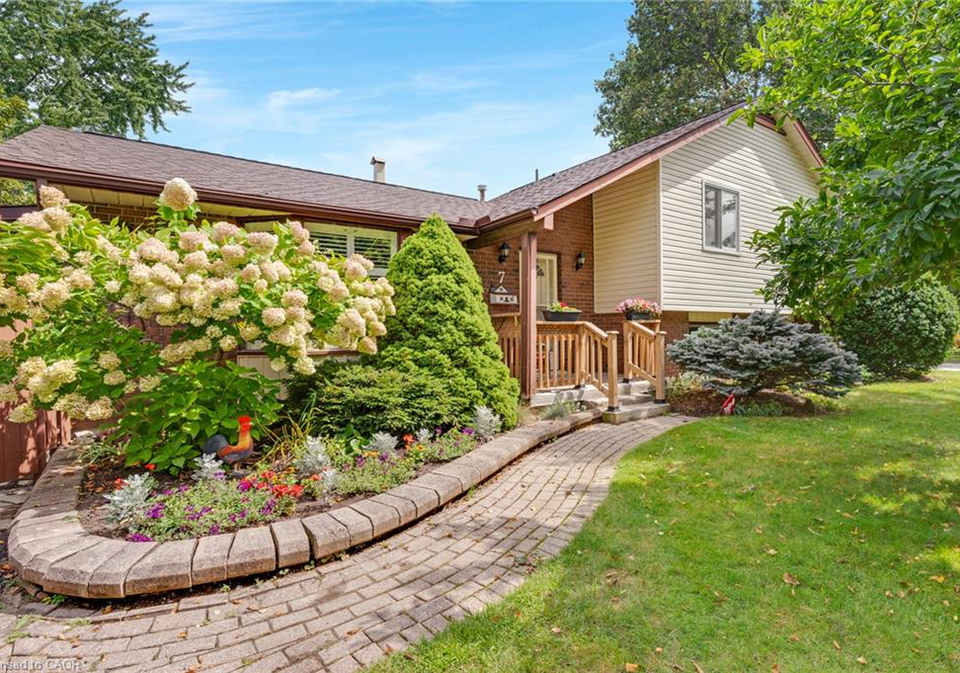 7-underhill-crescent-kitchener-ontario-40859292