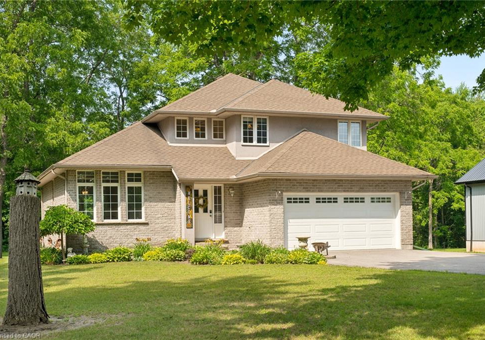 2011-main-street-walsingham-ontario-40859306