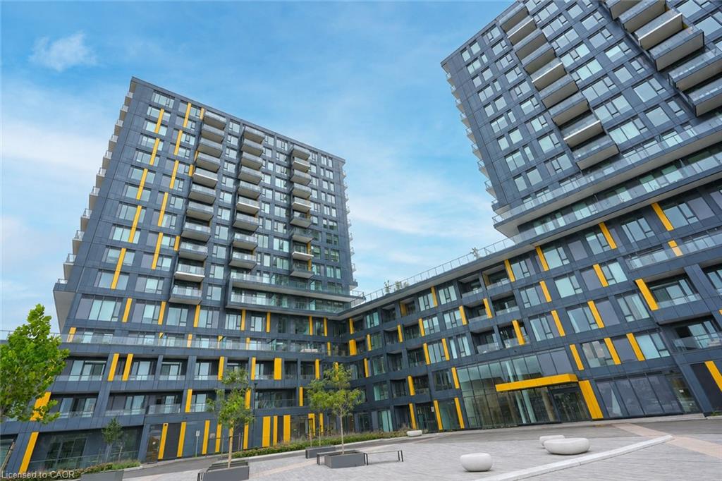 4878-powers-common-burlington-ontario-40859324