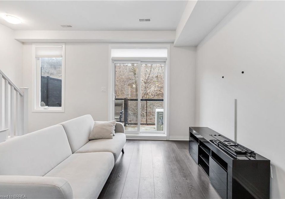 2-willow-street-paris-ontario-40859328