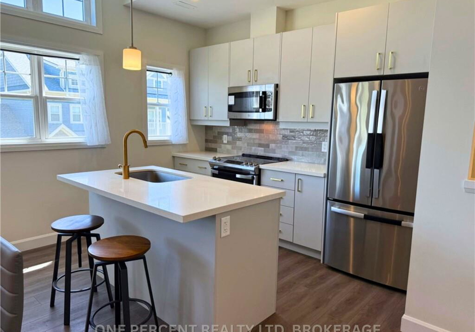 6-shores-lane-crystal-beach-ontario-40859344