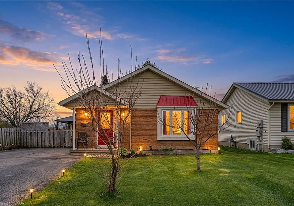 8-abbott-lane-cayuga-ontario-40859415