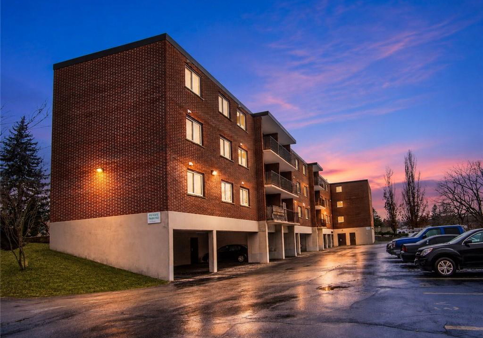 4-avalon-place-kitchener-ontario-40859525