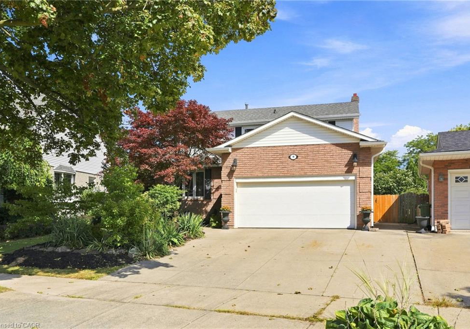 10-acacia-street-stoney-creek-ontario-40859560