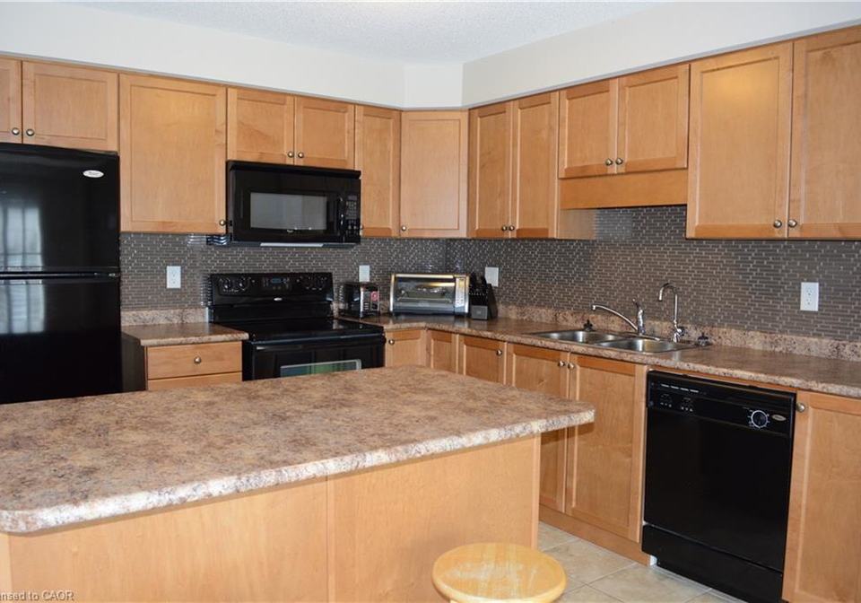 507-beaumont-crescent-kitchener-ontario-40859609