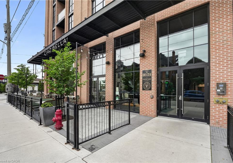 24-augusta-street-hamilton-ontario-40859627