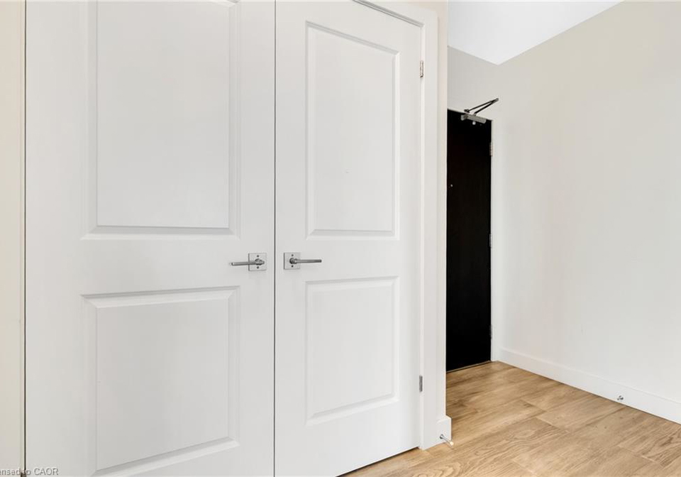15-glebe-street-cambridge-ontario-40859652