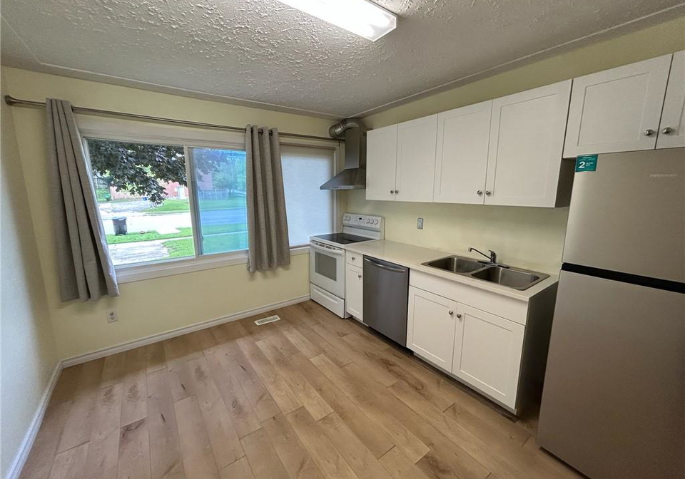 148-weber-street-n-waterloo-ontario-40859659