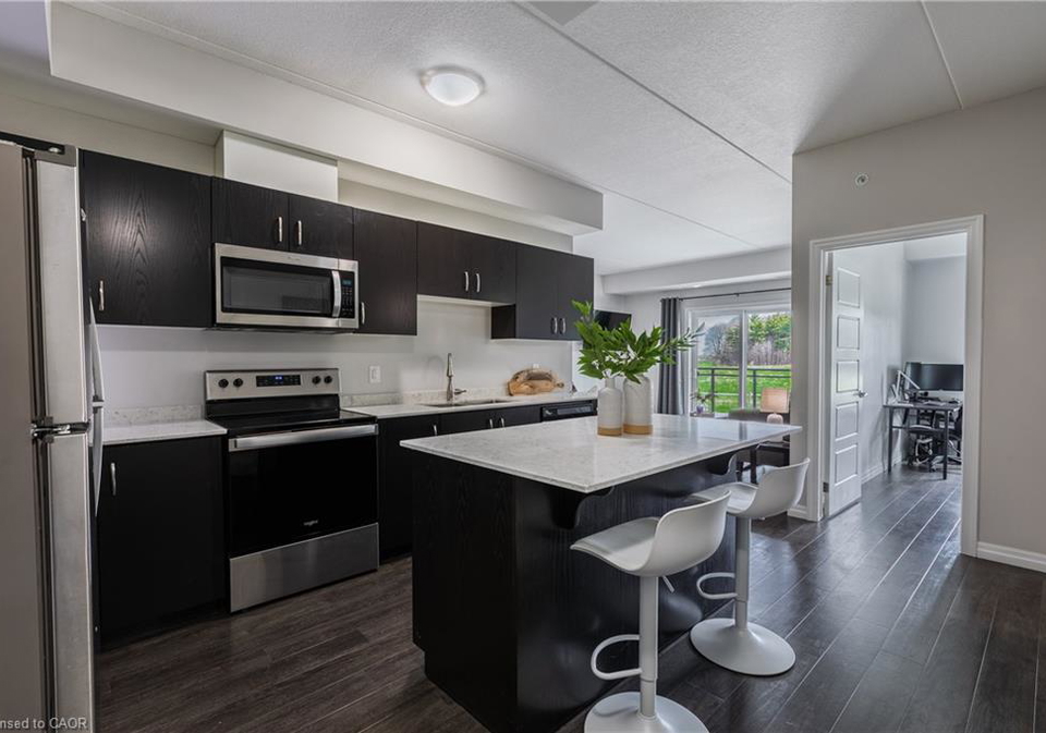 35-kingsbury-square-guelph-ontario-40859682