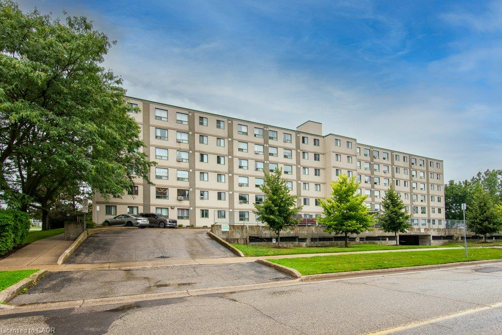 18-holborn-court-kitchener-ontario-40859684