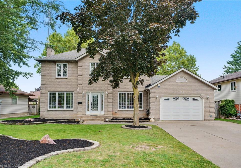 21-farewell-crescent-smithville-ontario-40859731
