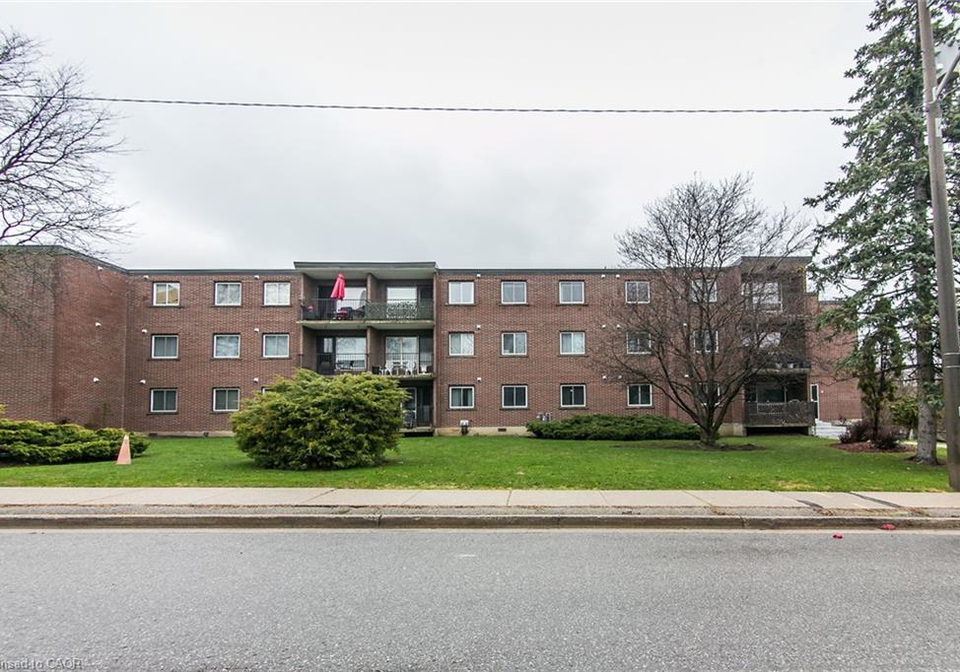 4-avalon-place-kitchener-ontario-40859766