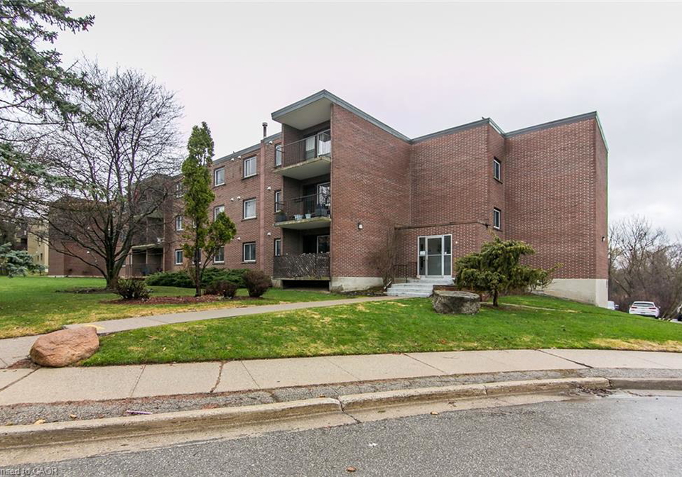 4-avalon-place-kitchener-ontario-40859766