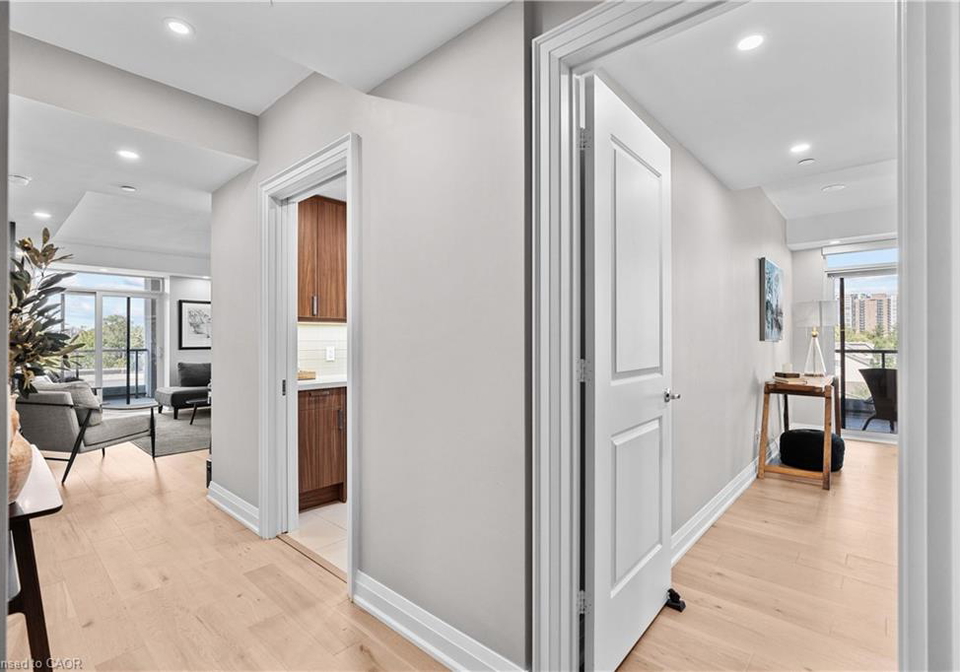 11-bronte-road-oakville-ontario-40859776