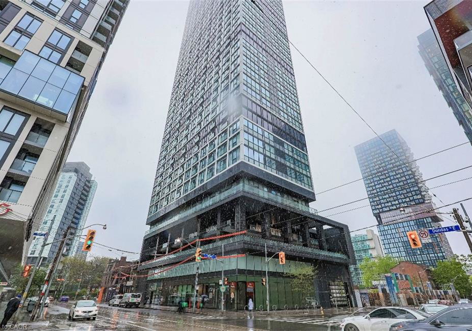 181-dundas-street-e-toronto-ontario-40859798