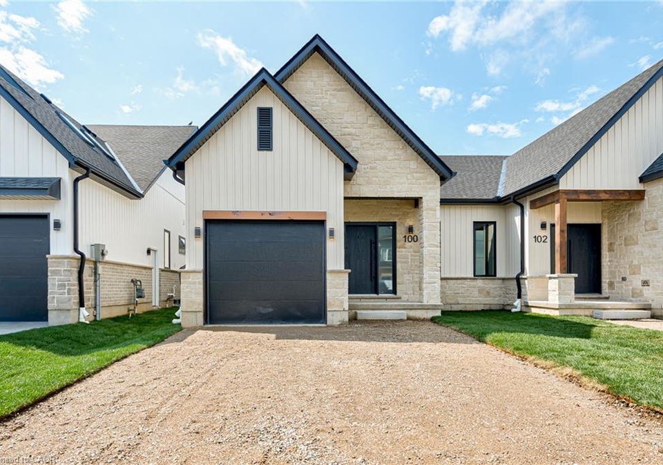 100-clayton-street-mitchell-ontario-40859857