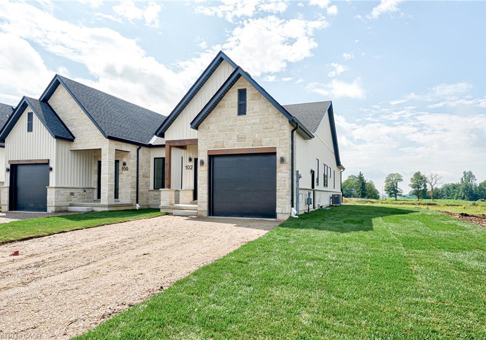 102-clayton-street-mitchell-ontario-40859998