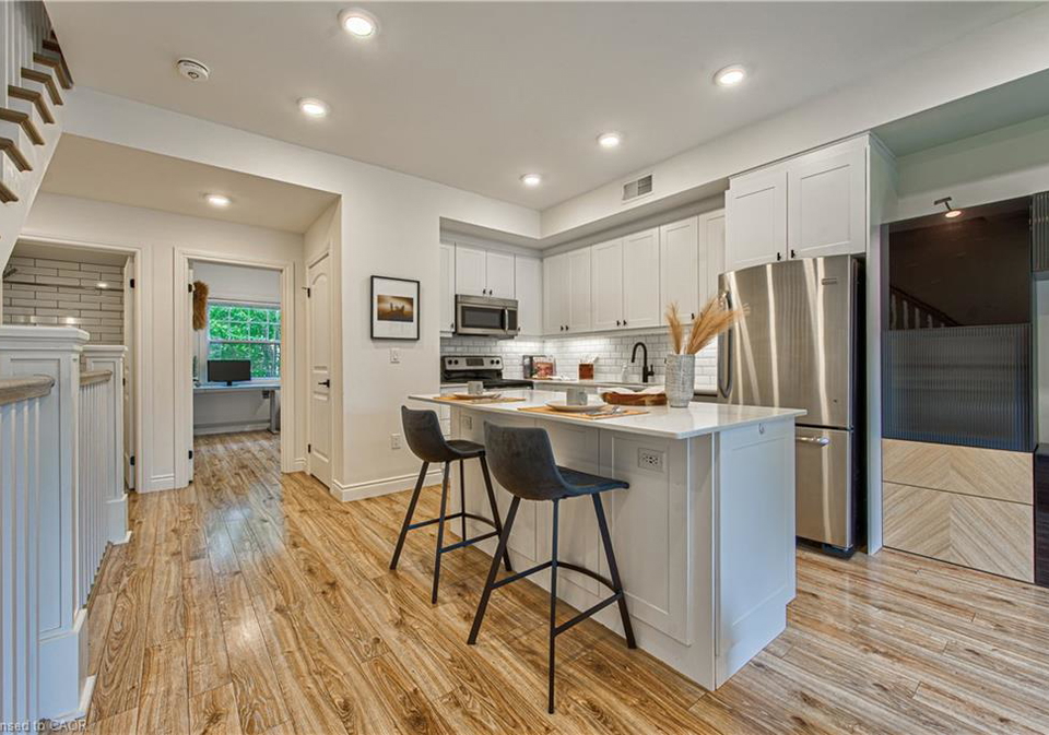 112-union-street-e-waterloo-ontario-40860098