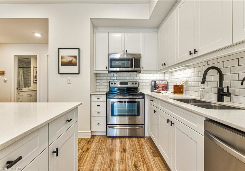 112-union-street-e-waterloo-ontario-40860098