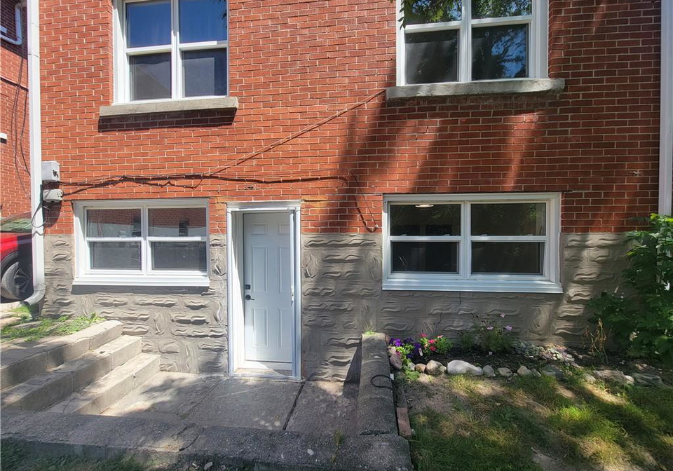 11-strange-street-kitchener-ontario-40860127