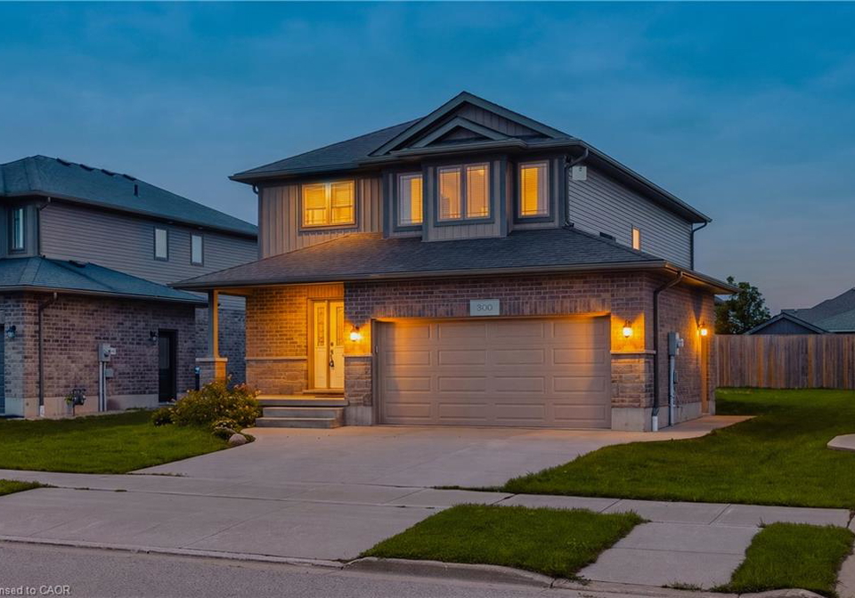 300-hutton-street-e-listowel-ontario-40860231