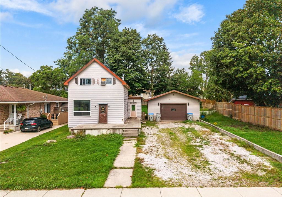 19-coleman-street-seaforth-ontario-40860233