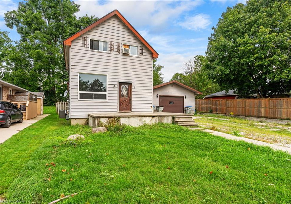19-coleman-street-seaforth-ontario-40860233